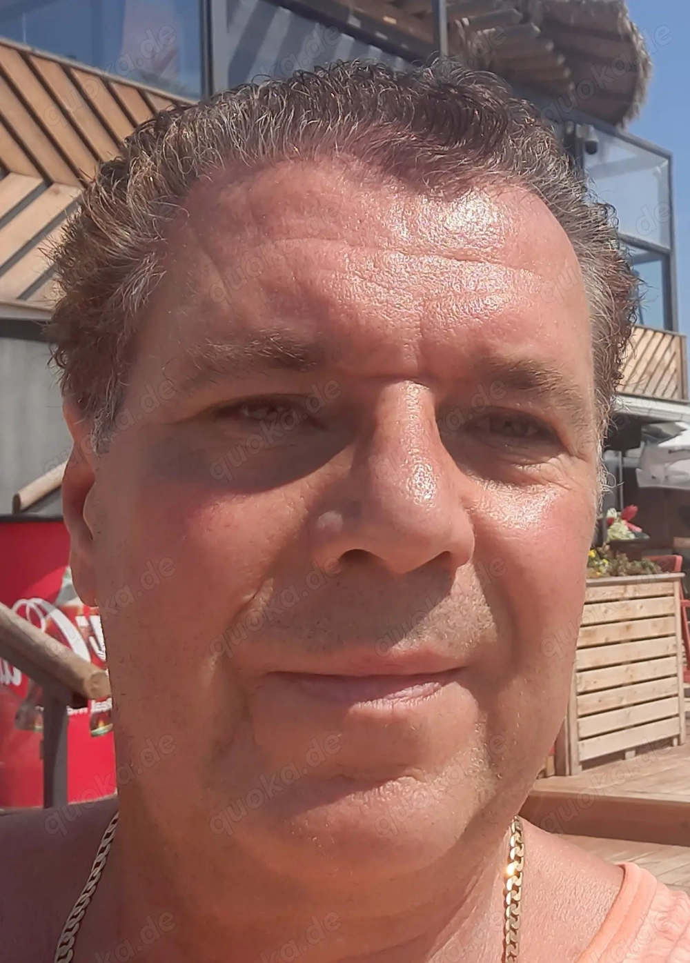 Single-Mann, sucht Frau, oder ein Mädel, gern mit größerer Oberweite.