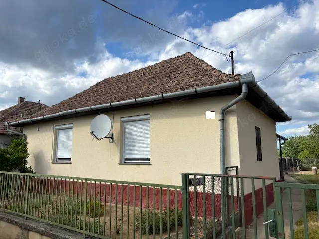 Ungarn: Älteres Haus, Bauernhaus auf der Südseite des Balatons