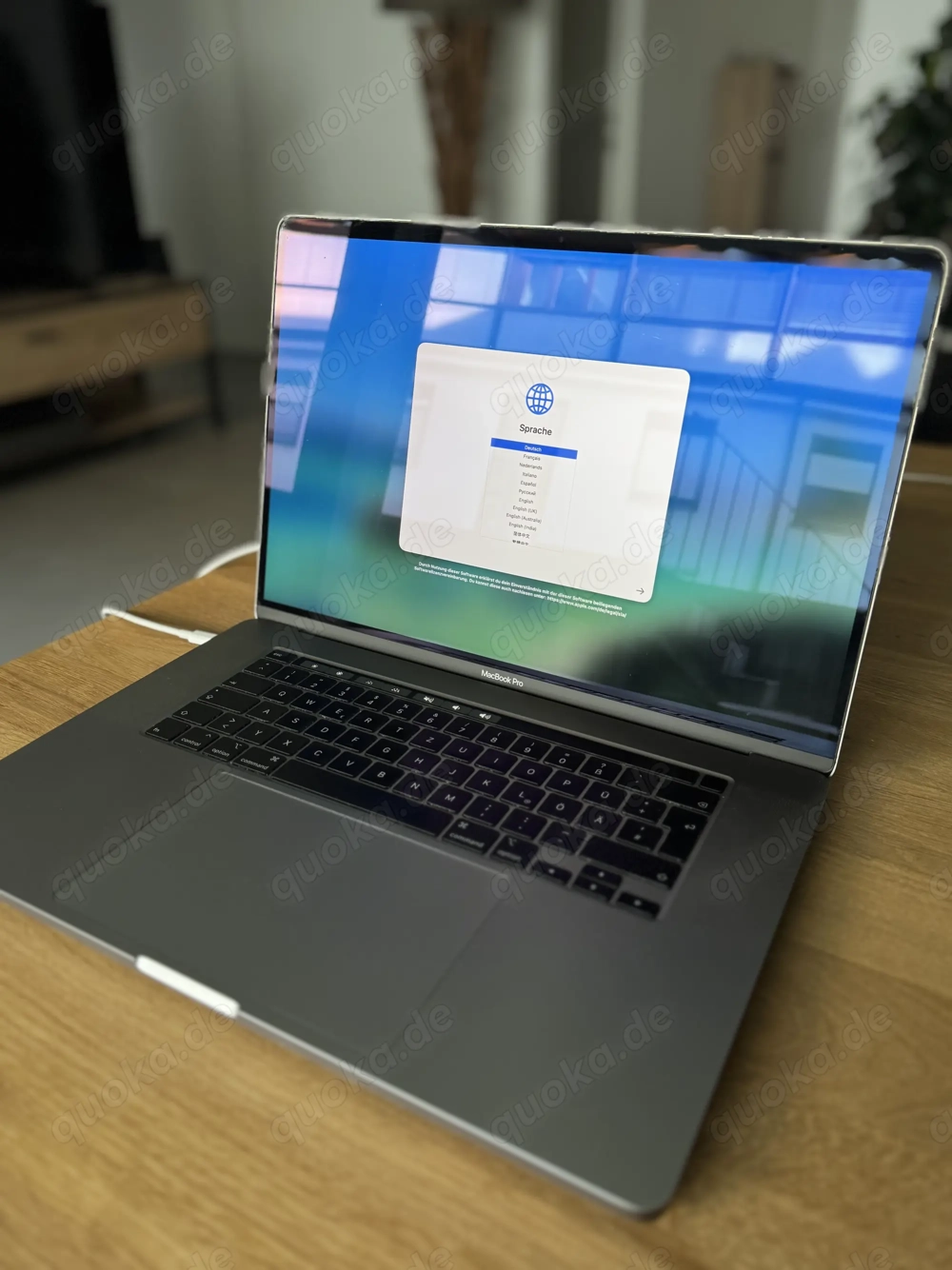 Apple MacBook Pro (16", 2019) 2.6 GHz 6-Core i7, 16 GB, 512GB SSD