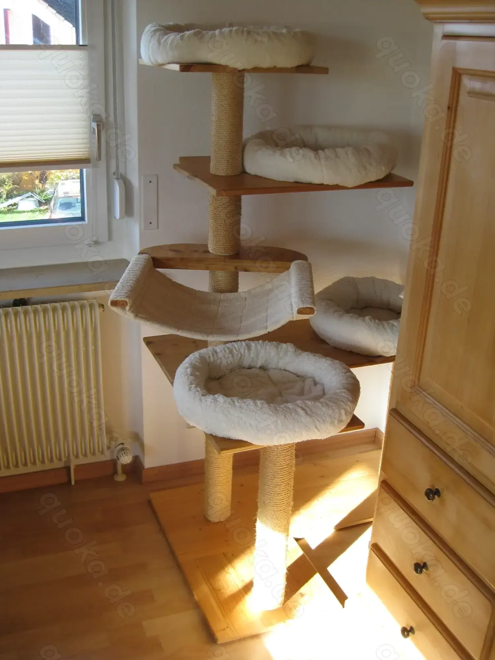 Kratzbaum aus Holz, Eigenbau, Tischlerplatte verleimt!