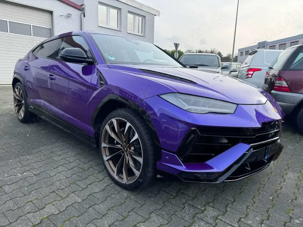Lamborghini Urus S"Viola Mithras-Nero Ade Acrapovich