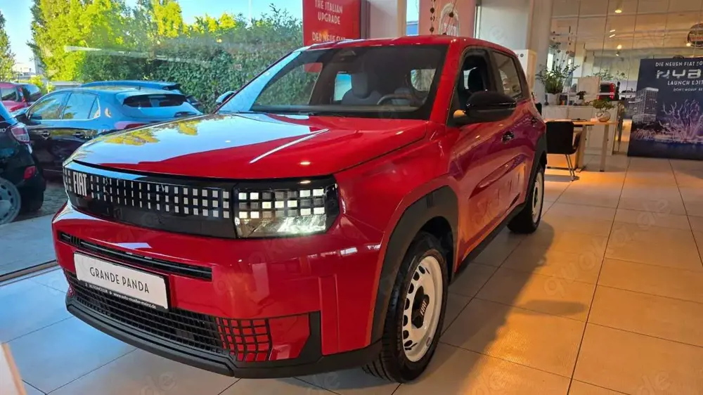 Fiat Grande Panda "RED" 44 kWh - LED, CarPlay, PDC