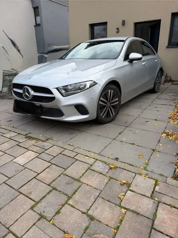 Mercedes-Benz A 180 A 180 (177.184)