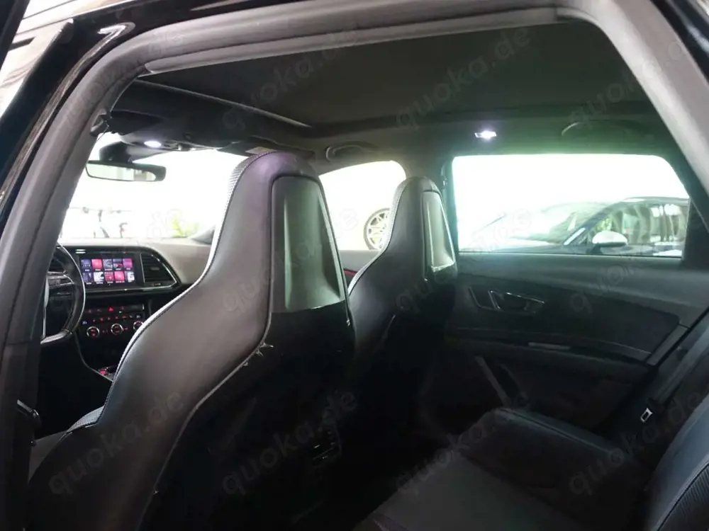 SEAT Leon ST Cupra 300 4Drive Carbon Edition