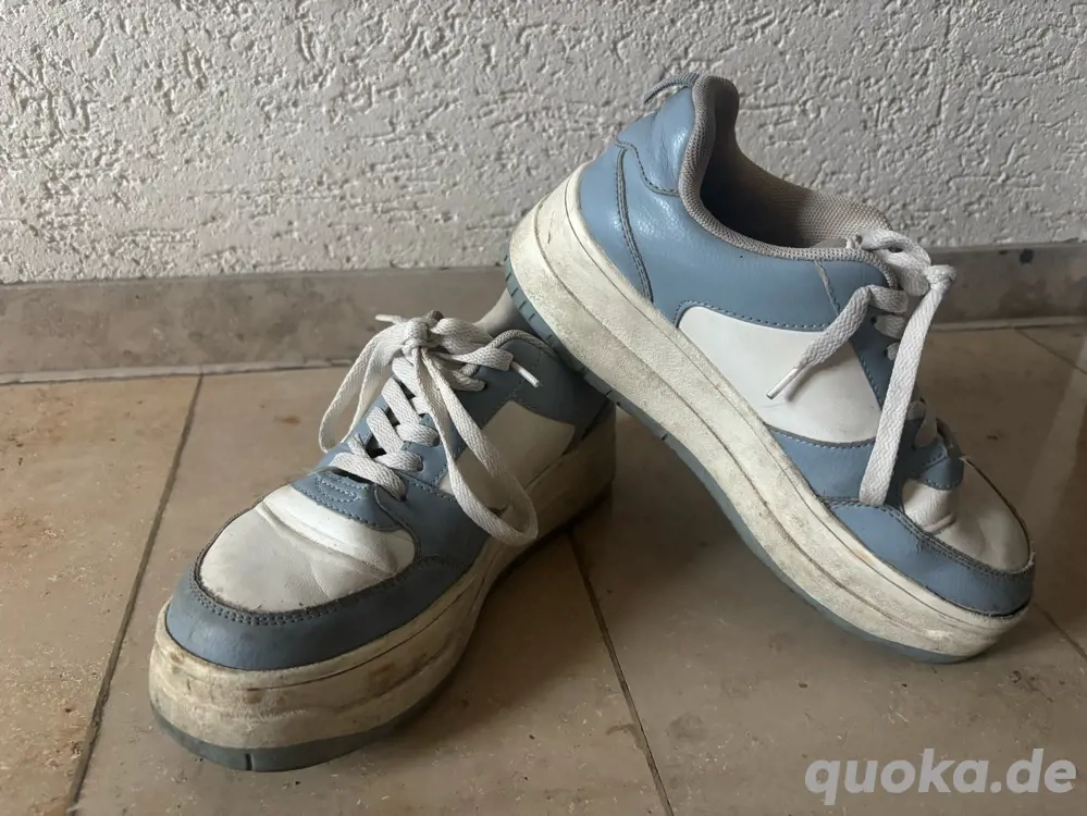 getragene schuhe