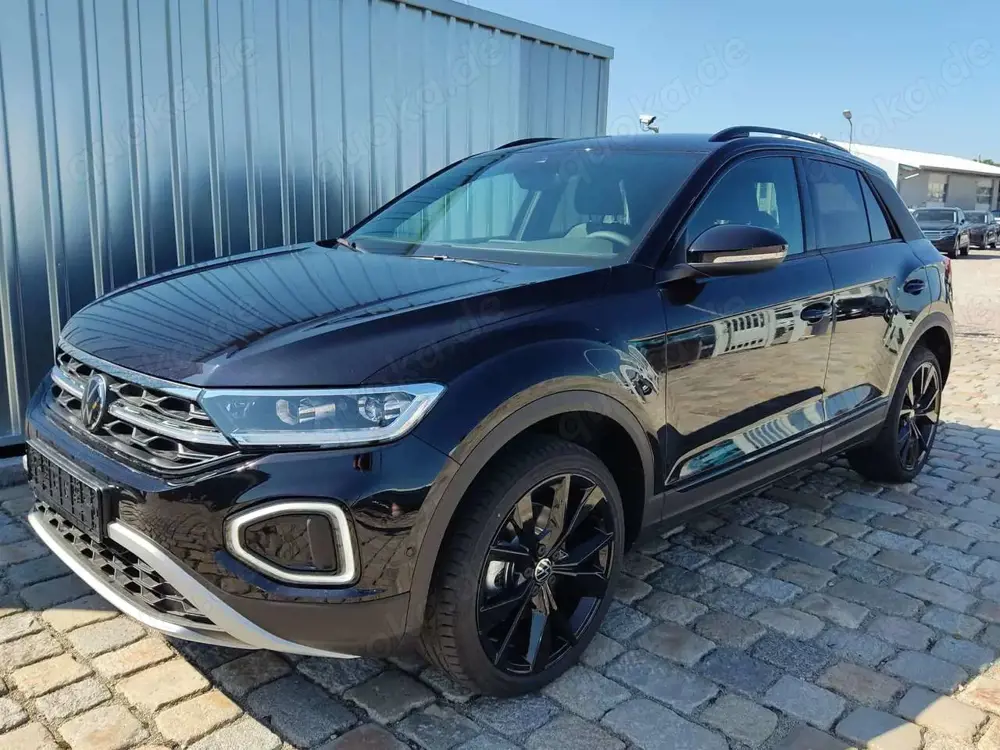 Volkswagen T-Roc Black Style 1,5 TSI 150 PS DSG AHK-IQ Light-Nav...
