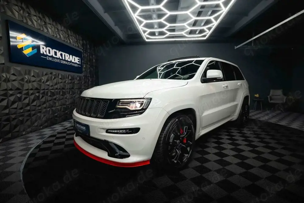 Jeep Grand Cherokee 6.4 SRT V8 *Unfallfrei*Pano*COC*
