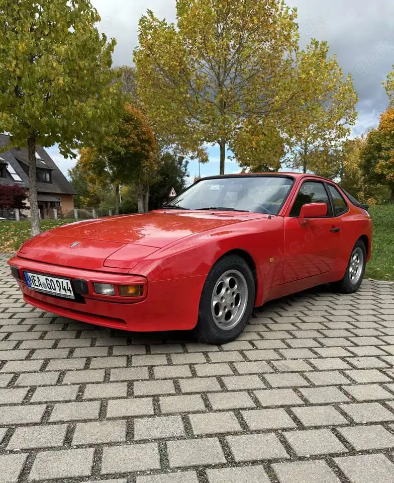 Porsche 944