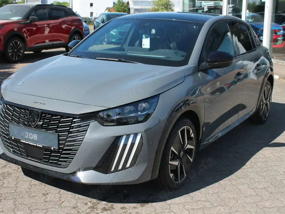 Peugeot 208 GT Hybrid 145 e-DSC6 Sicht  Navi