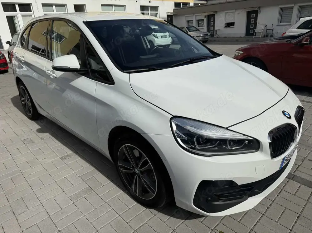 BMW 225 225xe iPerf Autom HUD ACC LED SHZ PDC Navi Klima