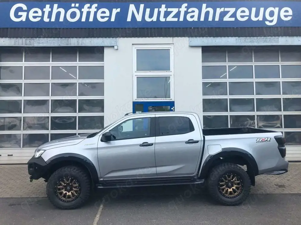 Isuzu D-Max Double Cab 4x4 V-Cross MT +Offroad+Winde+