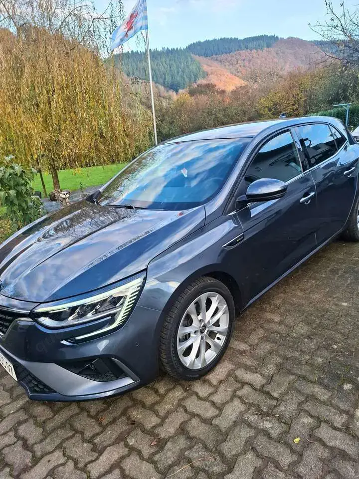 Renault Megane Mégane IV Berline TCe 160 EDC FAP GT-Line