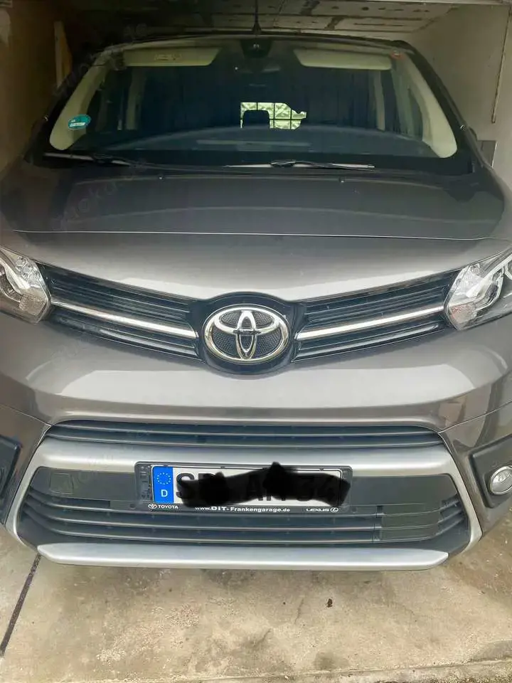 Toyota Proace Proace Verso D-4D 2,0 L1 (8-Si.) Team Deutschland