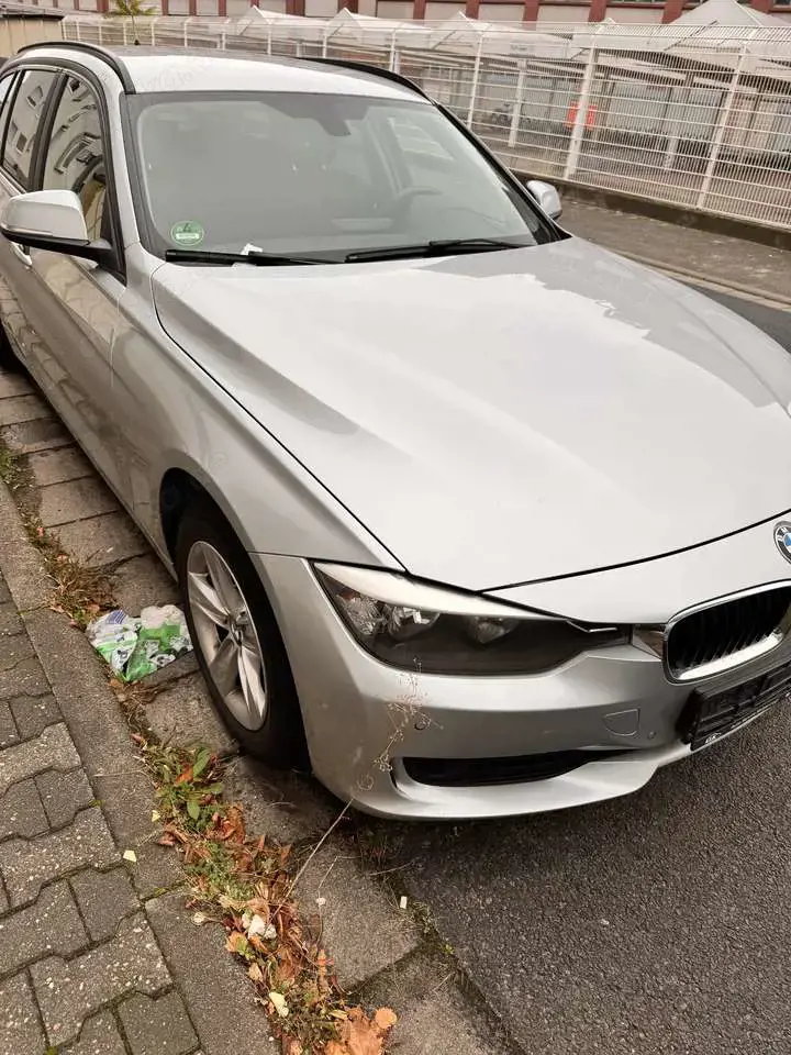 BMW 320 320d Touring Sport-Aut. Sport Line
