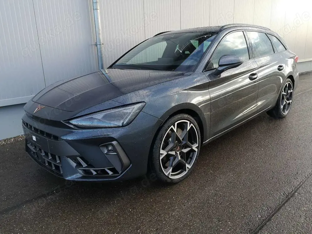 CUPRA Leon Kombi 2.0TSI DSG 4x4 AHK GV5 LED el. Hk Pano Navi