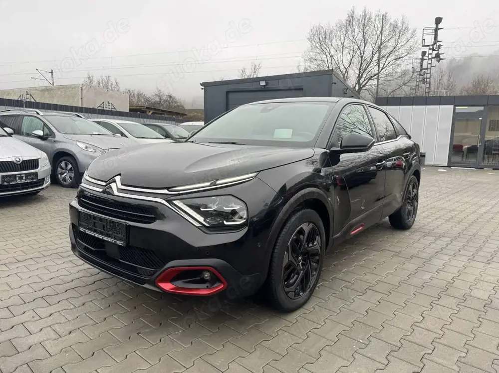 Citroen C4 1,2 114 kW Shine Automatik / Panorama/Leder/Kamera