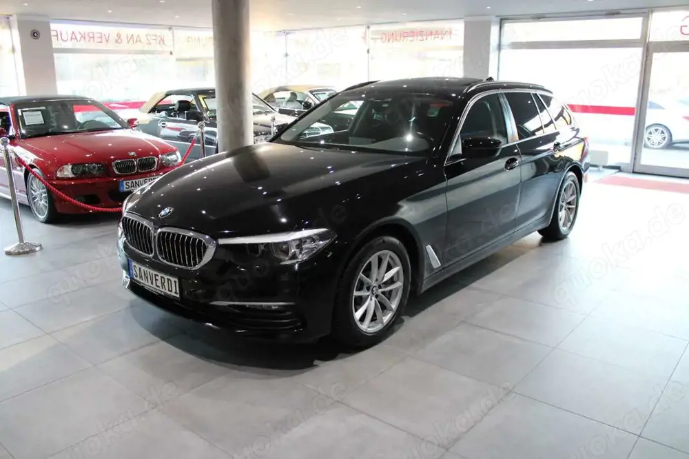 BMW 530 dT SPORTPAKET LEDER NAVI LED PANORAMA AHK