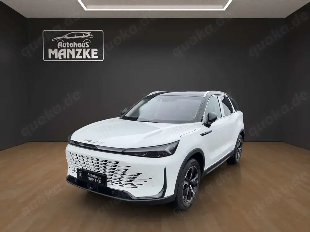 BAIC Beijing X75 1.5TGI DCT / Panorama / 360° / Leder / Voll-Led