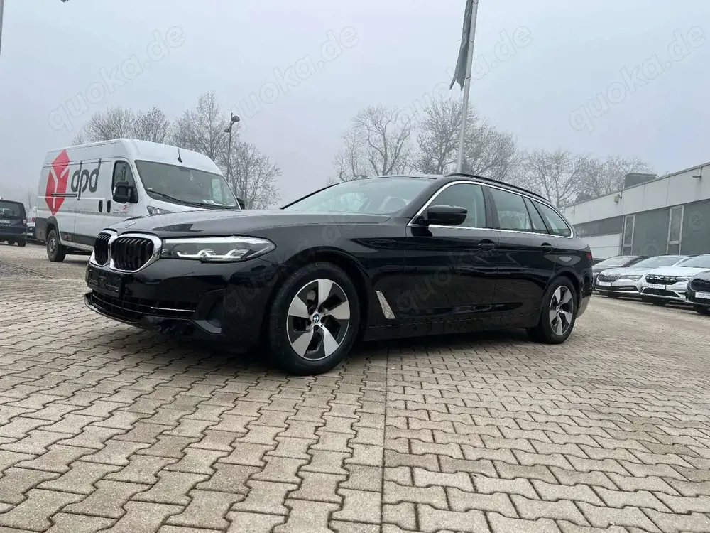 BMW 520 d Touring *LED Navi AHK Luftf. Kamera Sitzh.*