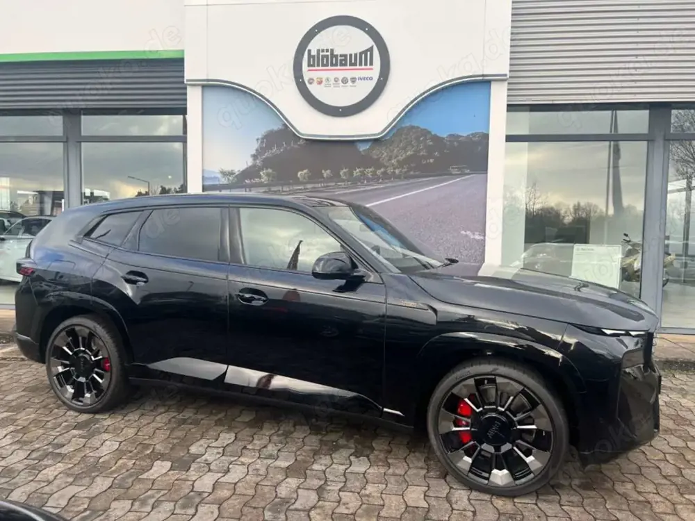 BMW XM M Drivers Package BowerWilkins AHK uvm.