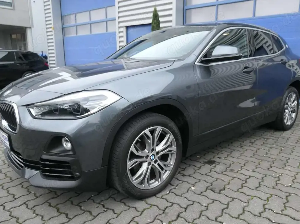 BMW X2 X2 xDrive18d Sport LED Panorama Top Zustand!