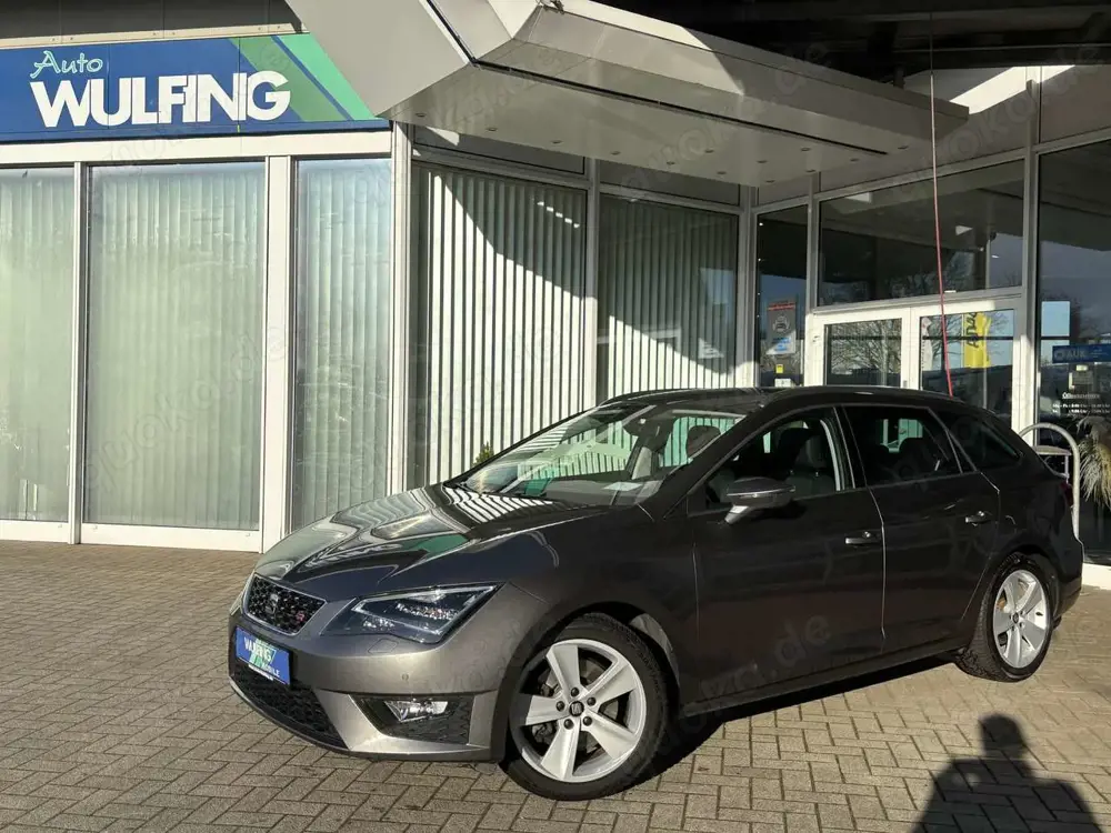 SEAT Leon ST 1.8 TSI DSG FR LED NAVI TEIL-LEDER PDC