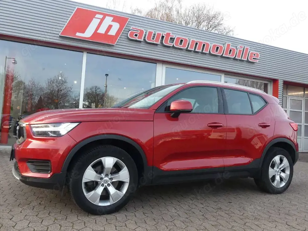 Volvo XC40 Momentum*Kamera*virtual*h/k-Sound*Navi*LED