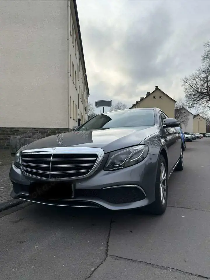 Mercedes-Benz E 220 E 220 d (213.004)