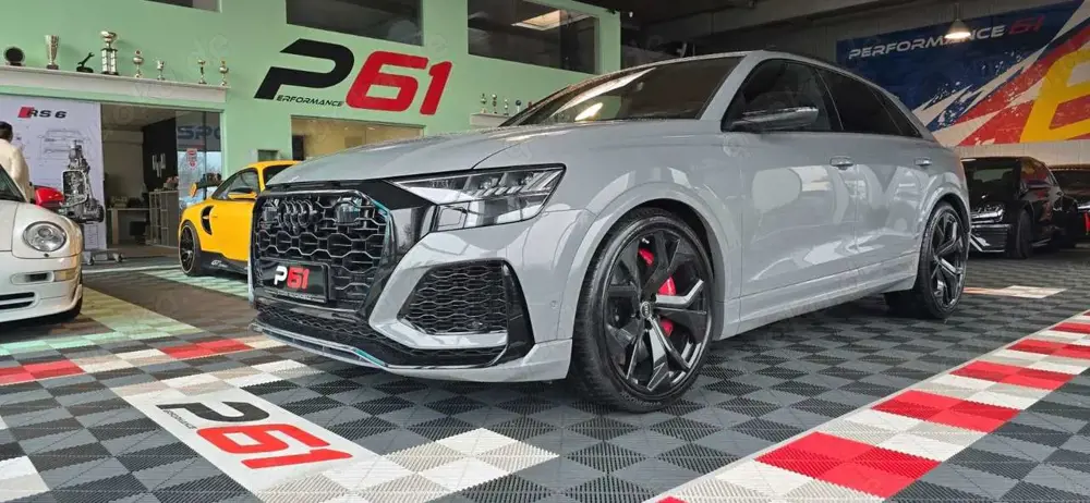 Audi RS Q8 / Pano / AHK / Garantie-2027/ Sitze/ Massage