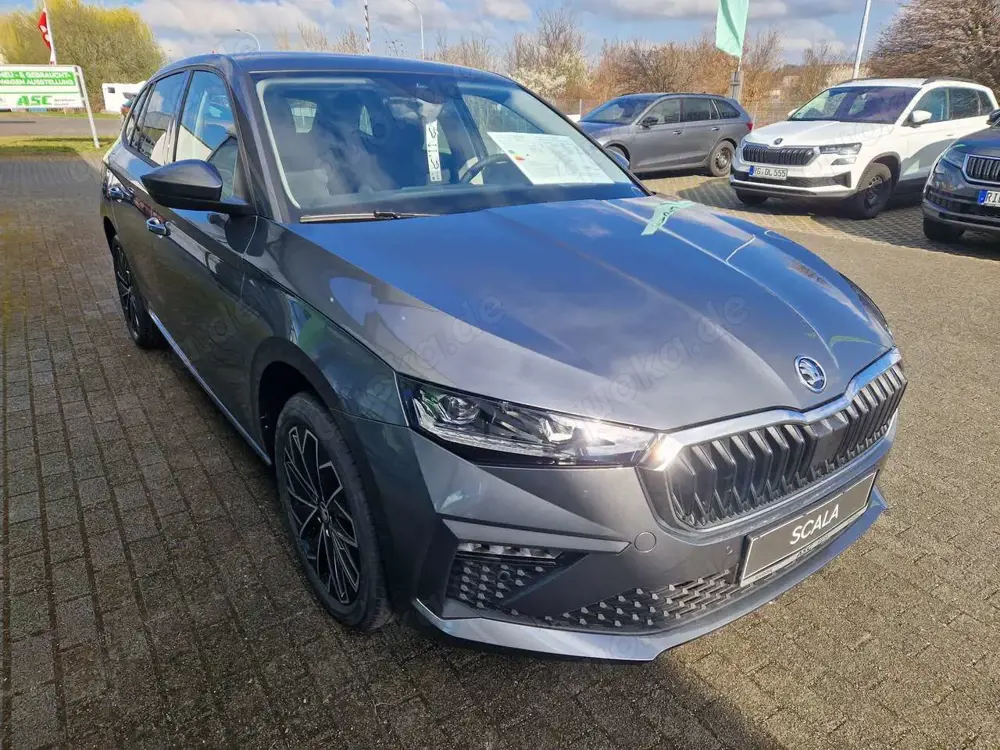 Skoda Scala Tour 1.0 TSI DSG 85 kW/RFK/BFS/ACC/PDC/Navi