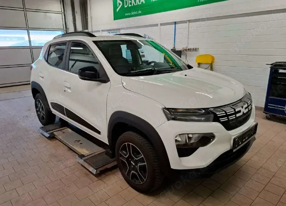 Dacia Spring 45 ExpressionPaket CCS - Navi - Allwetter