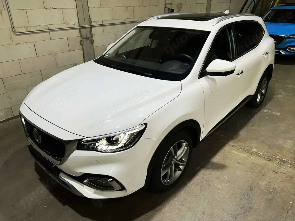 MG HS COMFORT*2200KM*XENON*PANO*360*KEYLESS*FAP*