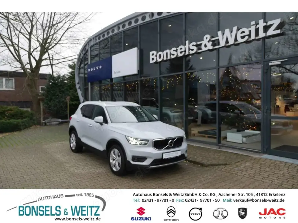 Volvo XC40 Momentum Pro 2WD T3 GEARTRONIC Navi Digitales Cock