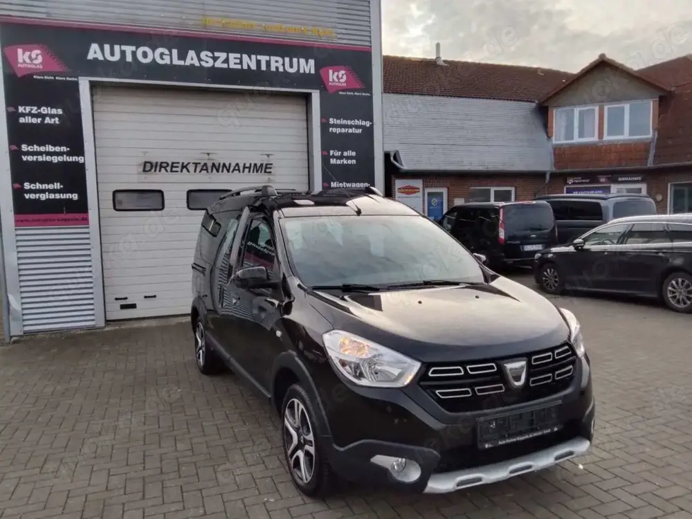 Dacia Dokker 1.2 TCe Stepway Celebration/1.Hnd./Navi/PDC/SHZG
