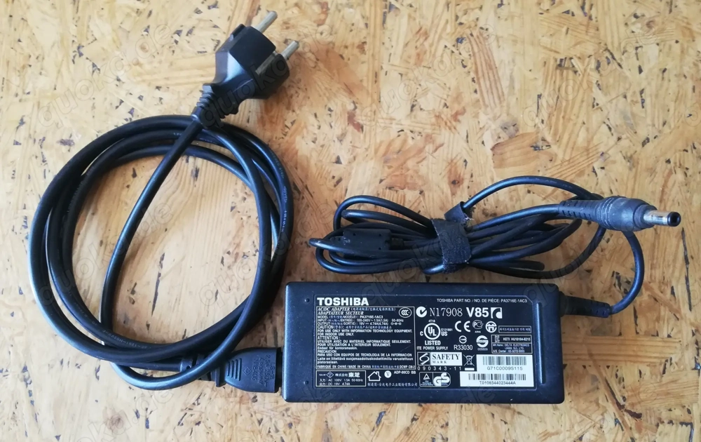TOSHIBA Notebook-Netzteil PA3716E-1AC3 