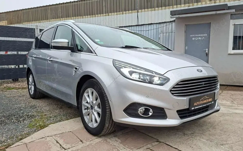 Ford S-Max S-MAX Titanium AWD/EURO6/KAMERA VORNE HINT