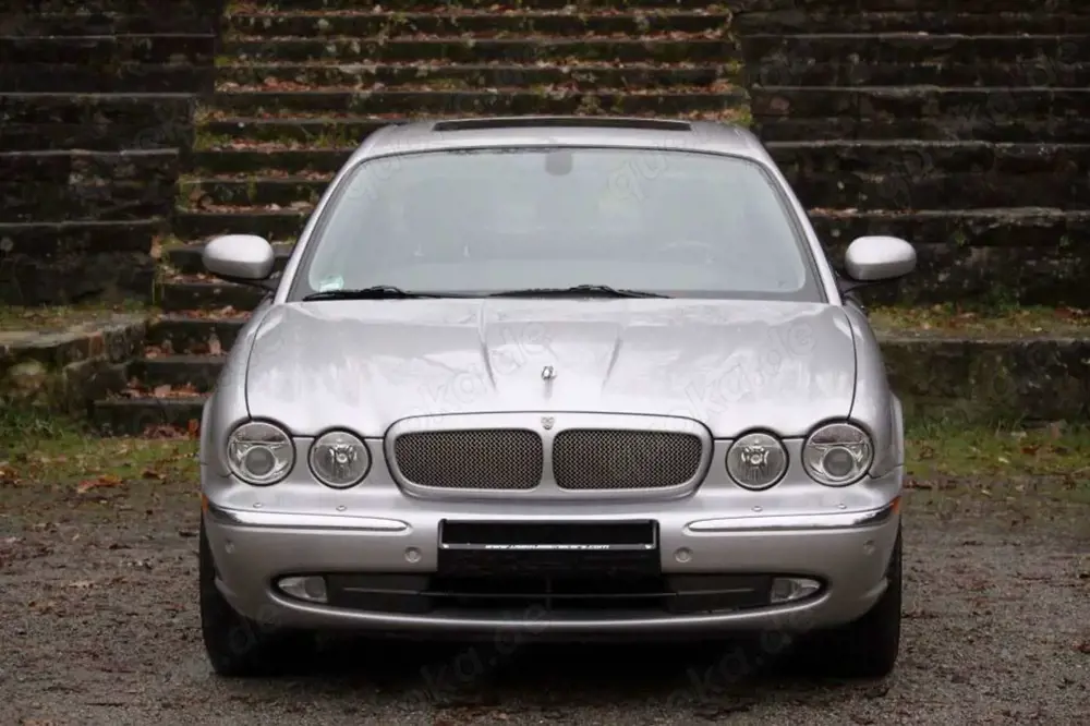 Jaguar XJR Top gepflegter XJR mit 3 Jahre Garantie