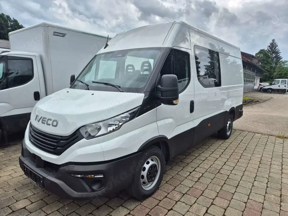 Iveco Others DAILY 35S14 7-Sitzer DOKA