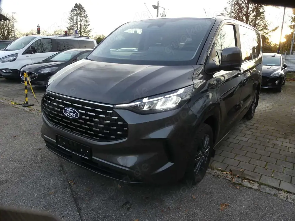 Ford Tourneo Custom 320 L1 Custom Titanium * 4x4 * Automatik *