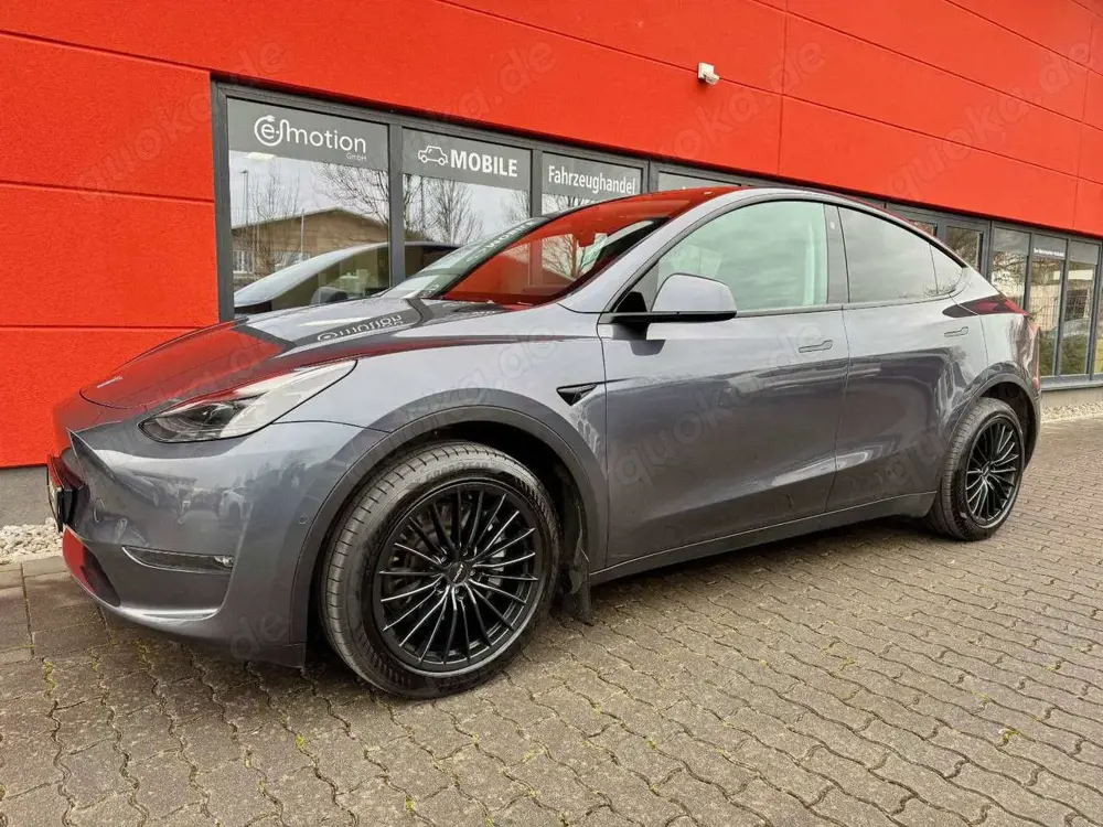 Tesla Model Y Long Range AWD*Boost*VAT deductible*