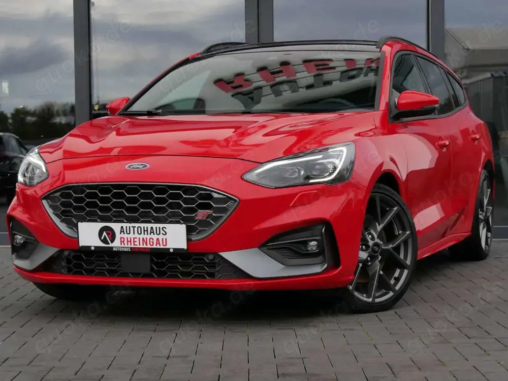 Ford Focus Turnier2,3 ST LED! PANO! BO! ACC!