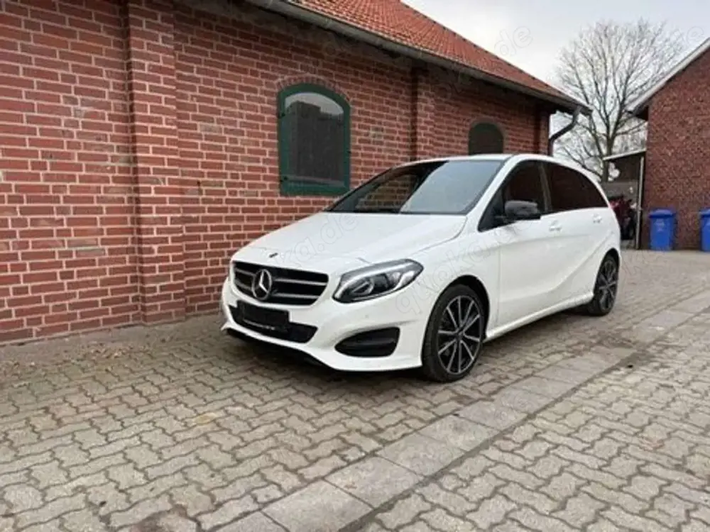 Mercedes-Benz B 200 d Urban Autom Navi LED Kamera Night Paket