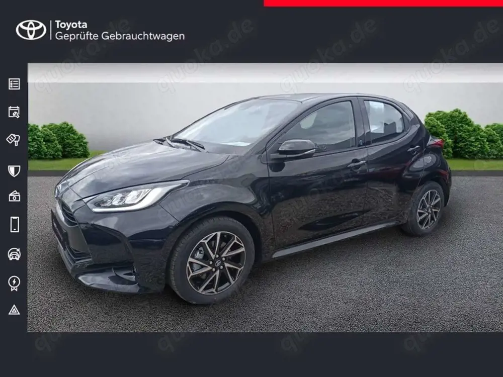 Toyota Yaris Hybrid Teamplayer + Komfort Schwarz/Grau/Rot/Weiss