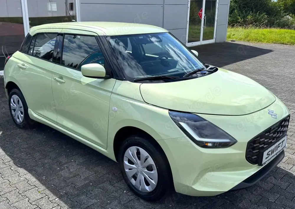 Suzuki Swift 1.2 Club ALLGRIP Hybrid NAVI KAMERA LED Tempomat