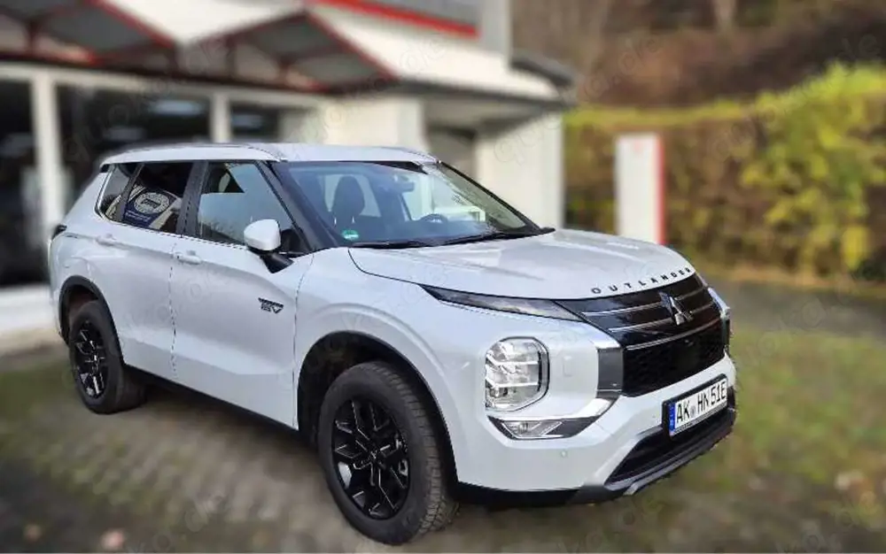 Mitsubishi Outlander 2.4L PHEV Intro Edition