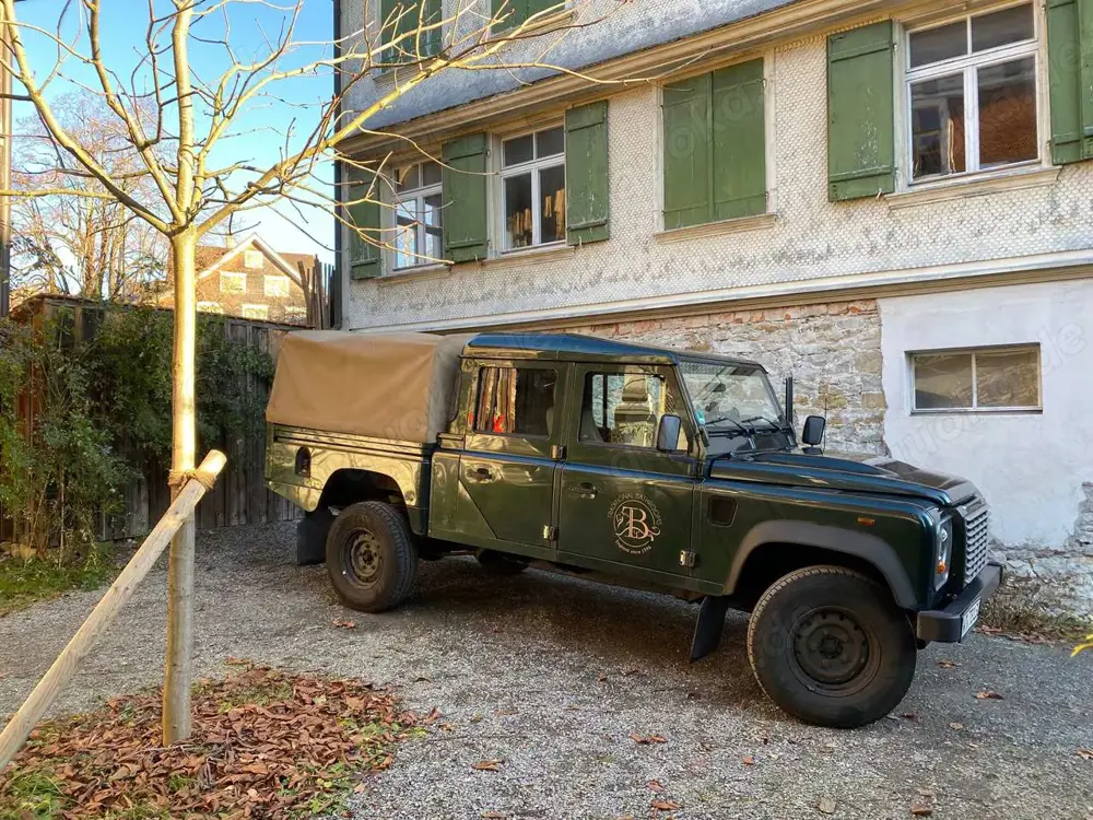 Land Rover Defender 130