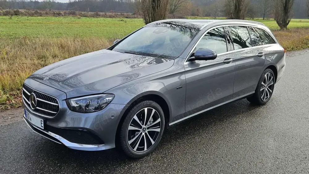 Mercedes-Benz E 300 de 4MATIC/PANO/AHK/BURMESTER/MULTIBEAM