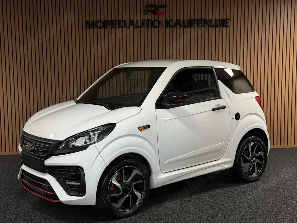 Ligier JS 50 Ultimate Sport Facelift / Tablet