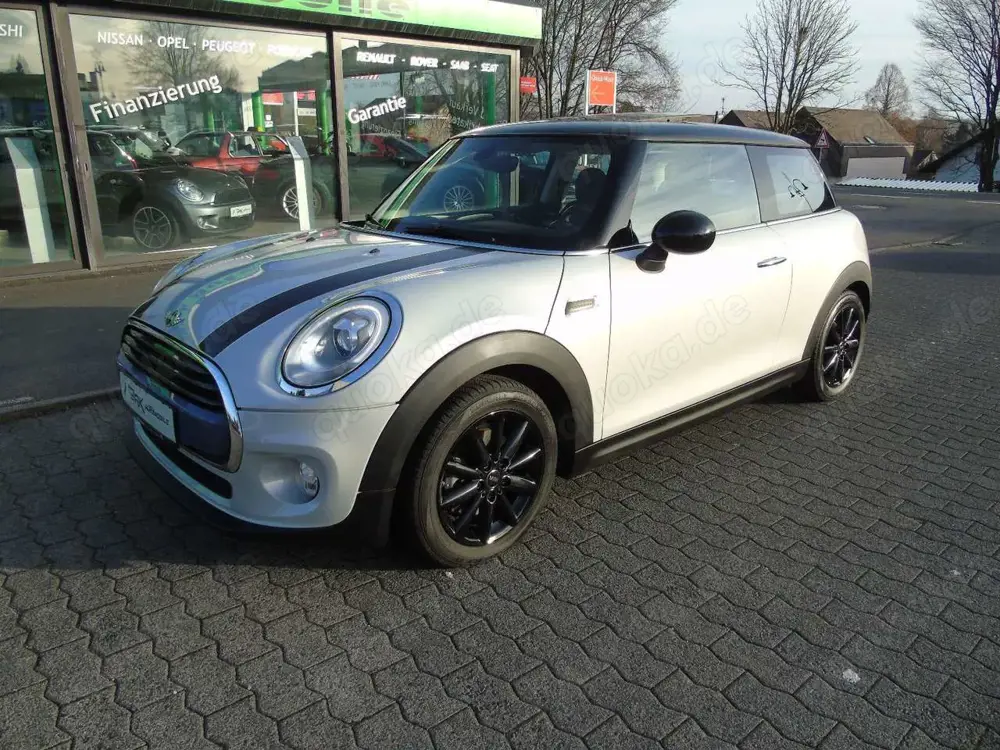 MINI Cooper D Automatik 1.5 Ltr. *NAVI*LED*PANO*LEDER