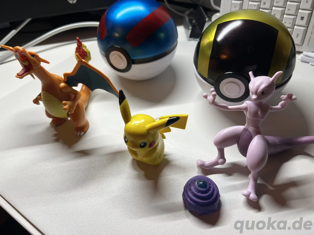 Pokémon Mewtwo & Glurak & Pikachu